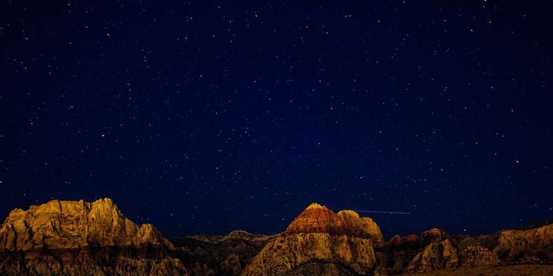 网络安全与未来科技交汇点：NFV如何重塑电信网络转型格局